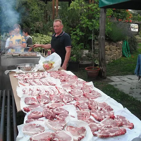 Farm stay Agriturismo Lucatello Pratovecchio